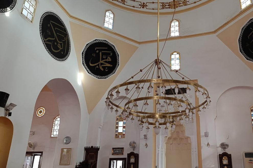 Hatuniye Mosque: An Ottoman Religious and Charitable Complex in Manisa 1 Hatuniye Mosque