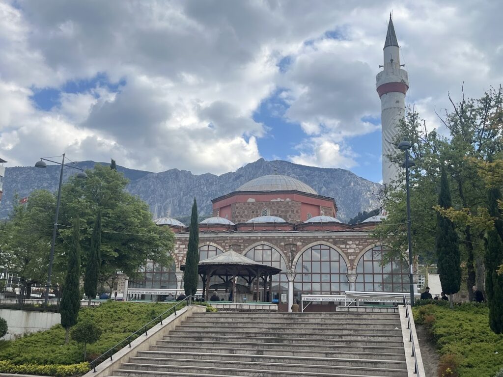Hatuniye Mosque: An Ottoman Religious and Charitable Complex in Manisa 3 Hatuniye Mosque