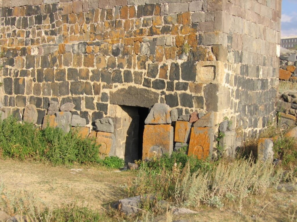 Makenyats Vank: A Medieval Armenian Monastery in Armenia 2 Makenyats Vank