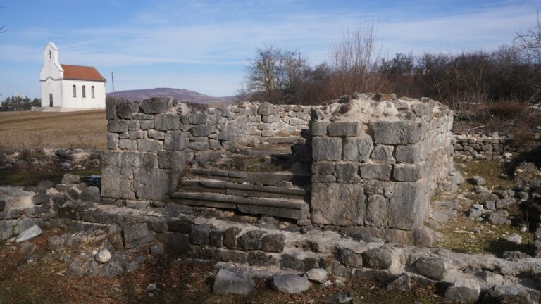 Church of Saint Mark’s Grave in Podudbina: A Catholic Memorial and Archaeological Ruin