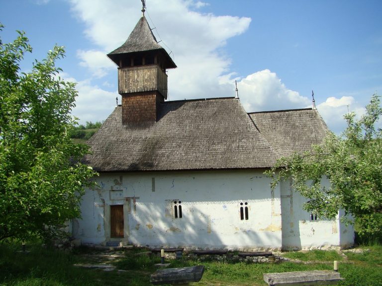 Archangels Wooden Church in Cicău: A Romanian Orthodox Historic Monument