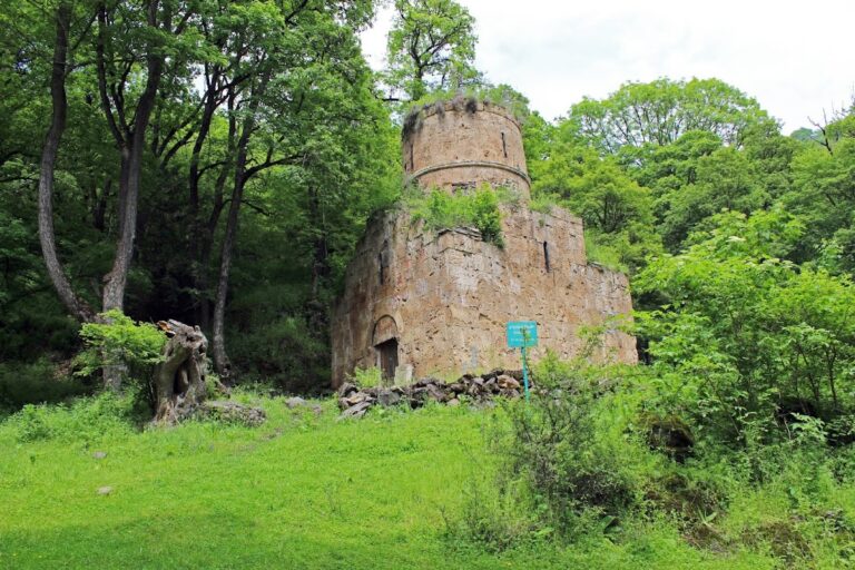 Aghavnavank Monastery: A Medieval Armenian Apostolic Church Complex