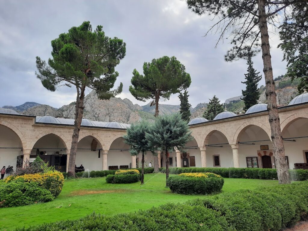 Bayezid II Mosque: A Fifteenth-Century Ottoman Mosque in Amasya 2 Bayezid II Mosque