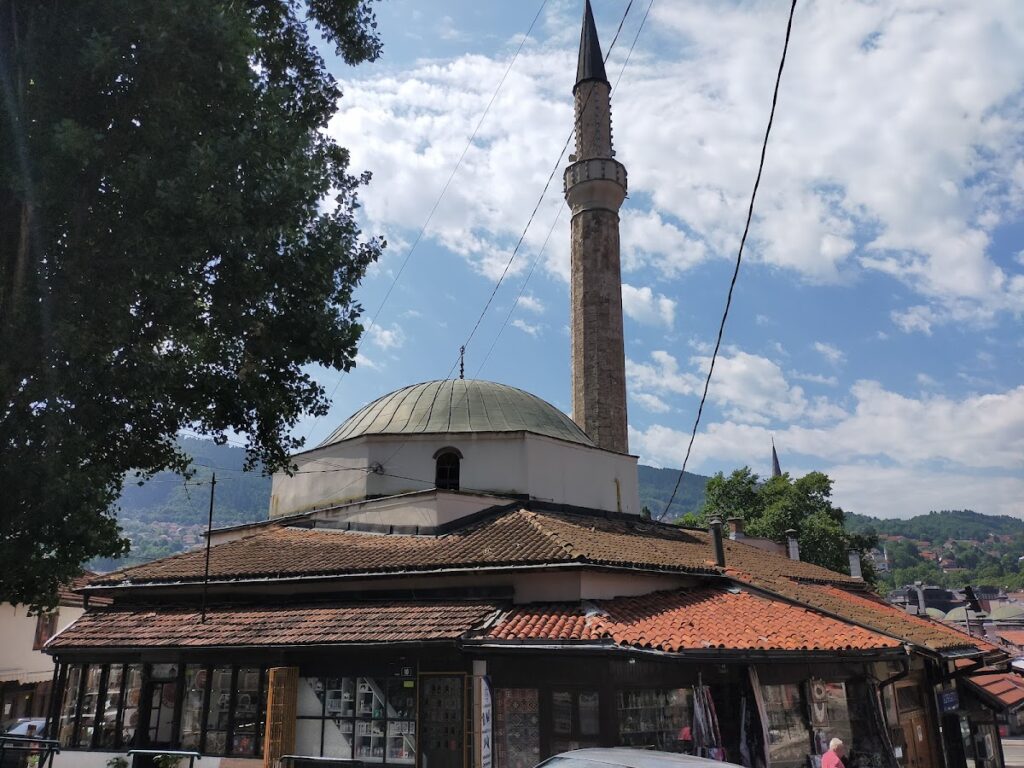 Baščaršija Mosque: An Ottoman-Style Mosque in Sarajevo 3 Baščaršija Mosque
