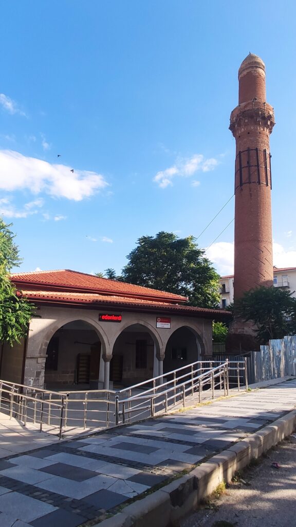 Aksaray Red Mosque: An Anatolian Seljuk Mosque and Leaning Minaret 2 Aksaray Red Mosque