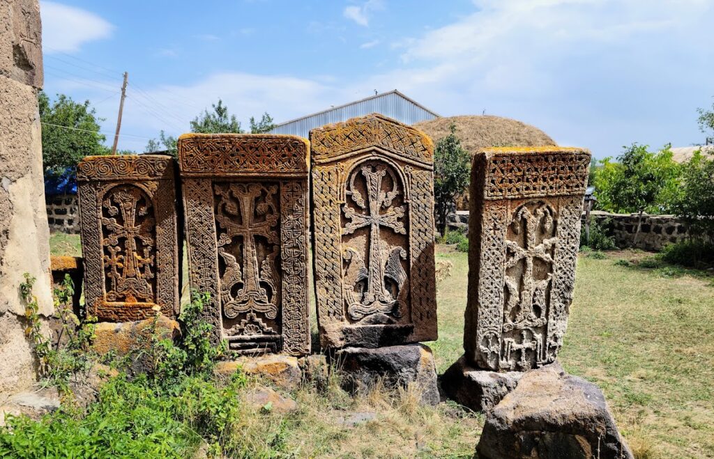 St Thaddeus Church, Ddmashen: A Seventh-Century Armenian Apostolic Church 2 St Thaddeus Church, Ddmashen