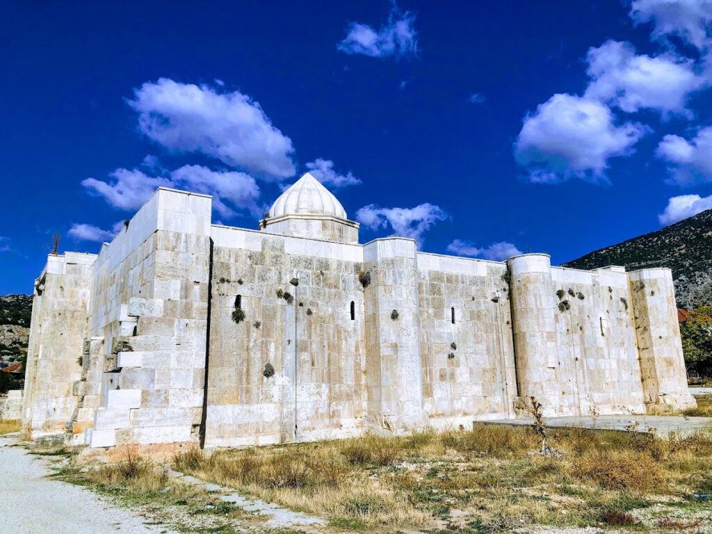 Susuz Han: A Seljuk Caravanserai on the Antalya–Konya Road 2 Susuz Han