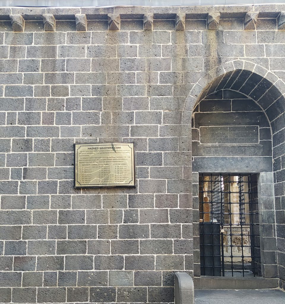 Hazreti Süleyman Mosque: An Inalid and Ottoman Mosque in Diyarbakır 4 Hazreti Süleyman Mosque