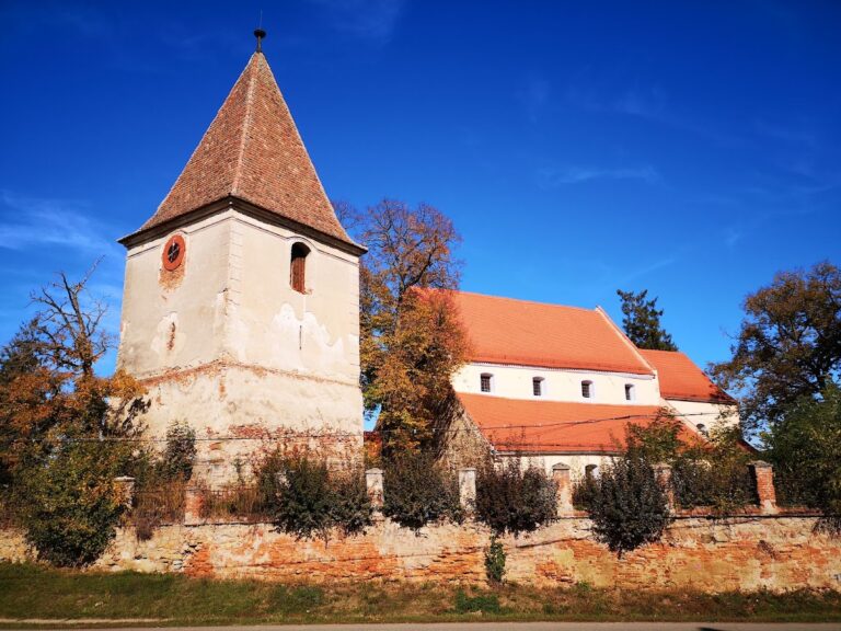 Roșia Fortified Church: A Romanesque Church and Defensive Complex in Romania