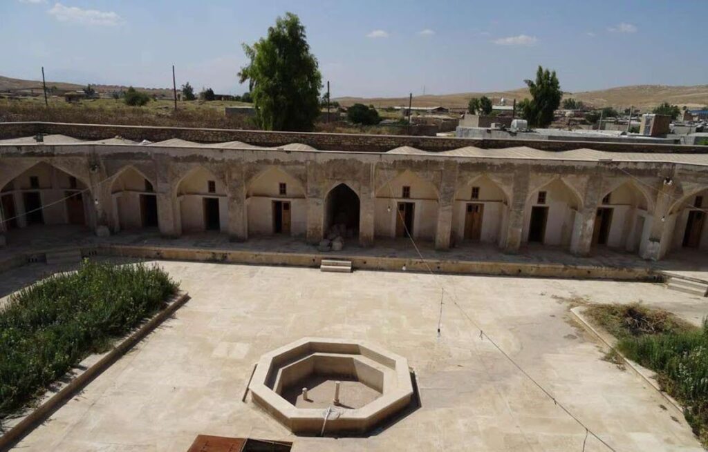 Dehdasht Caravanserai: A Safavid Travel and Trade Inn in Iran 1 Dehdasht Caravanserai