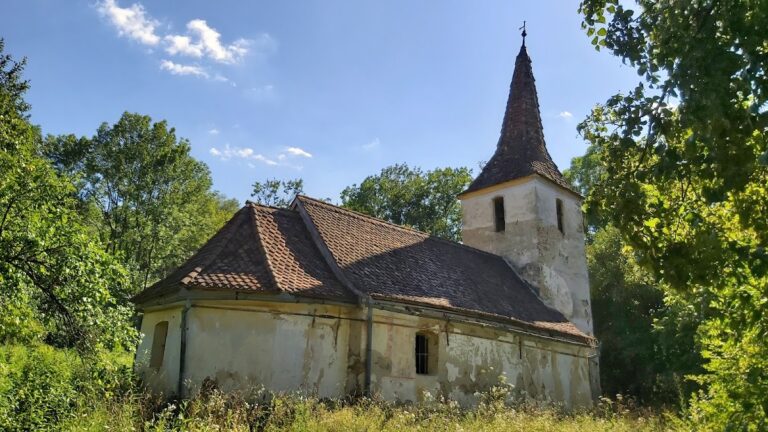 Gherdeal Fortified Church in Romania: Saxon fortified church and parish refuge