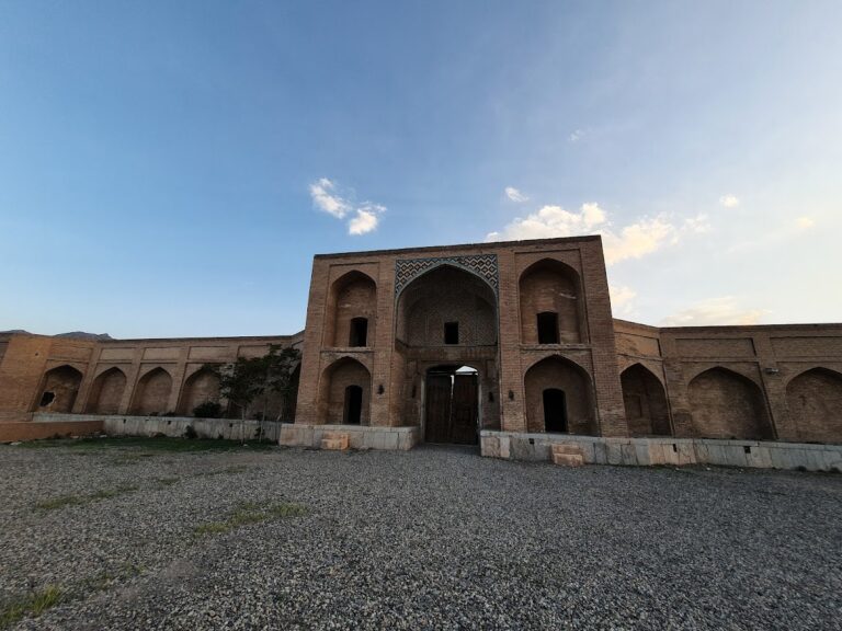 Gabrabad Caravanserai: Safavid Roadside Lodging in Iran
