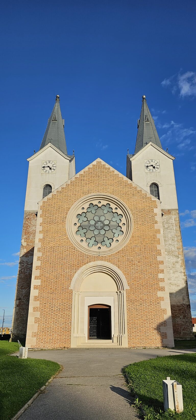 Church of Saint Mary Magdalene in Čazma: A Romanesque Collegiate Church in Croatia