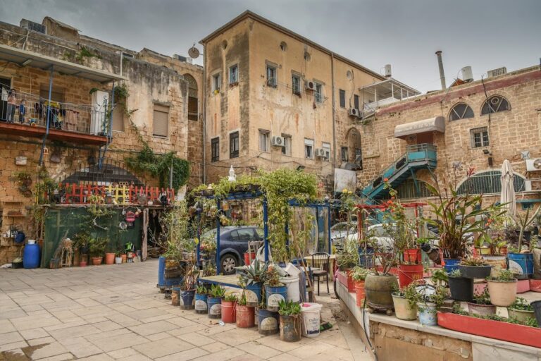 Khan el-Farangi: A Sixteenth-Century Caravanserai in Acre