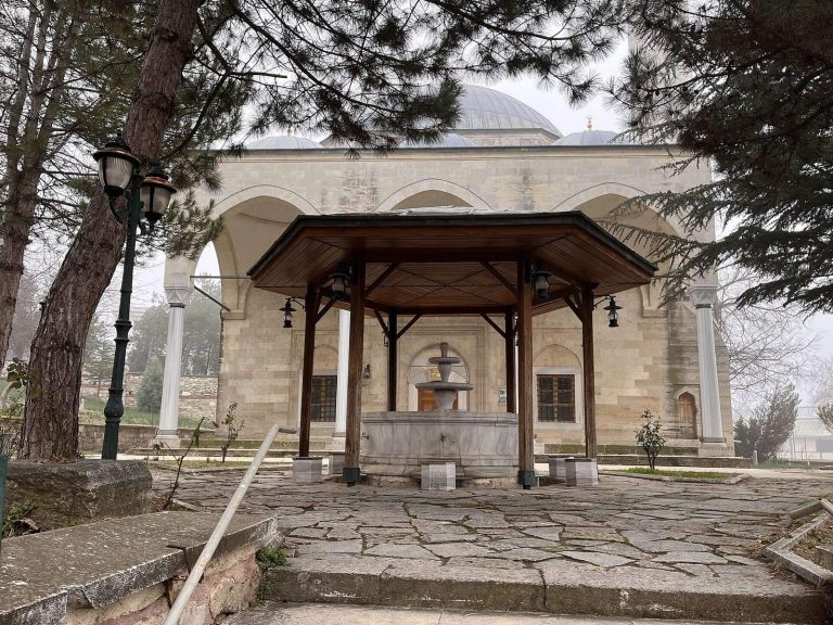 Sitti Sultan Mosque: A Fifteenth-Century Ottoman Mosque in Edirne