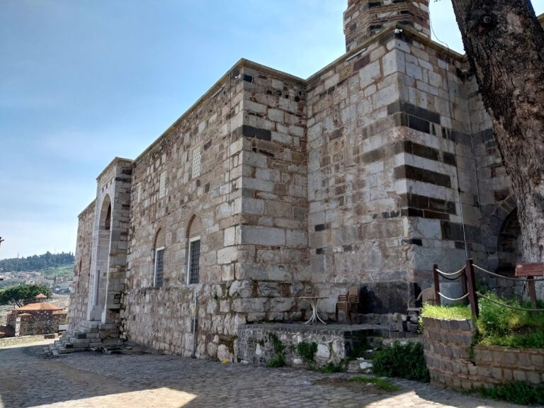 Grand Mosque of Manisa: A Saruhanid Sunni Mosque in Turkey