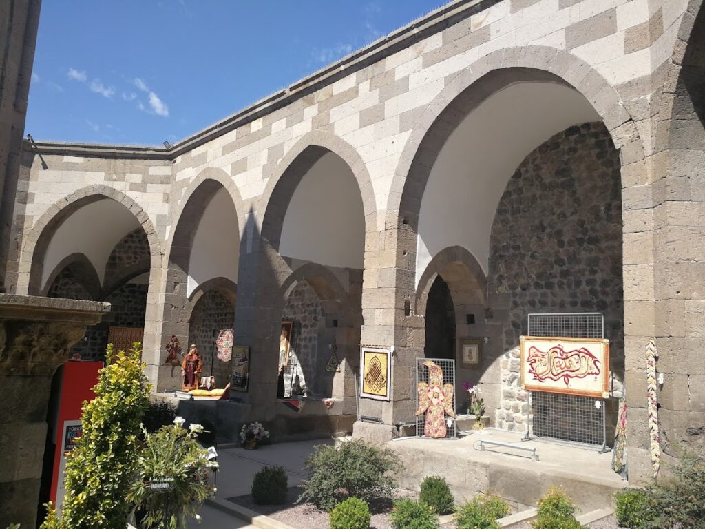Köşkmedrese