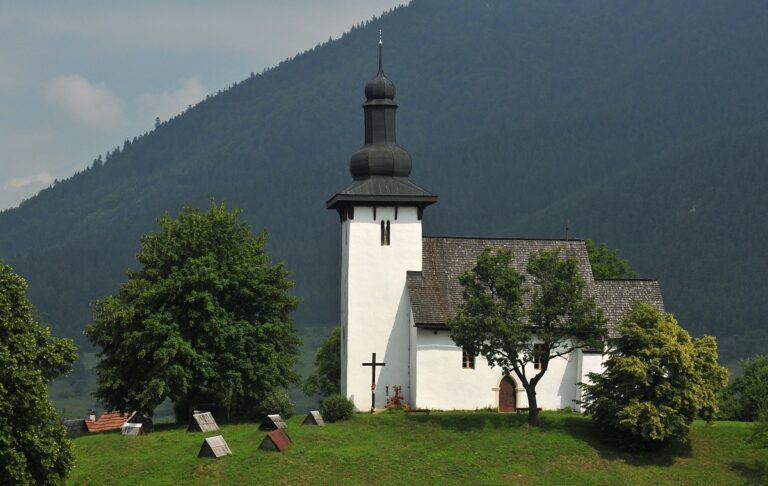 Church of Saint Martin (Martinček): A Romanesque-Gothic Church in Slovakia