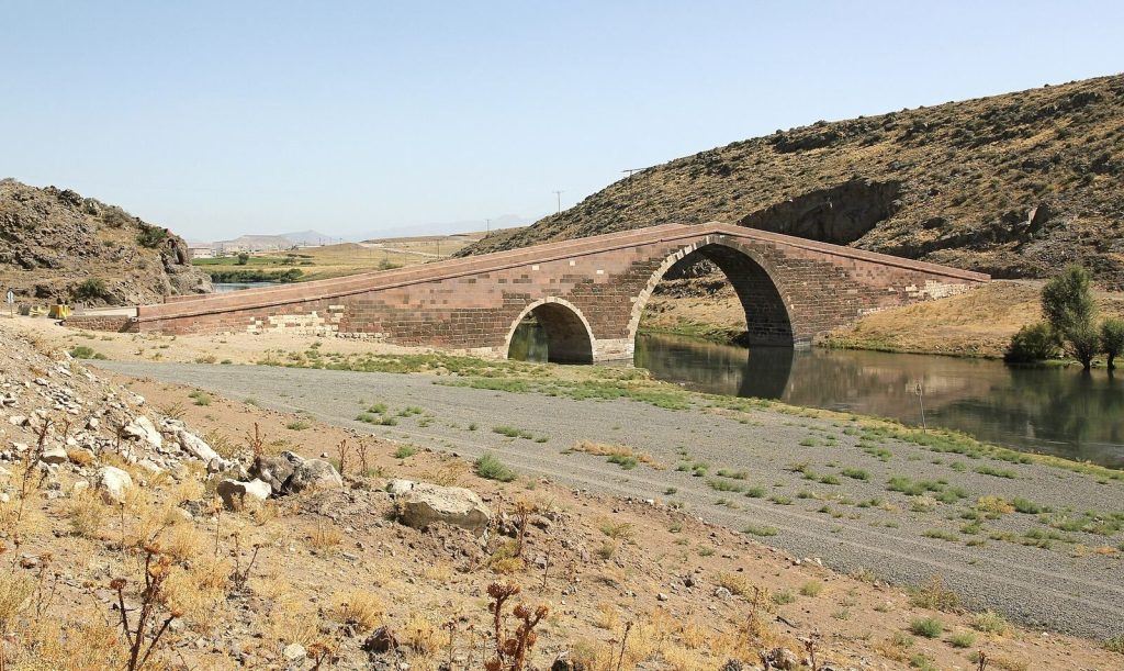 Tekgöz Bridge: A Seljuk River Crossing in Kayseri, Turkey 1 Tekgöz Bridge