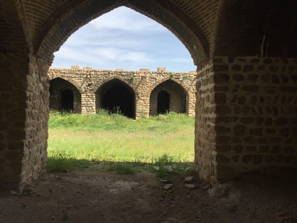 Shahanshan Caravanserai: A Safavid Caravanserai in Iran 1 Shahanshan Caravanserai