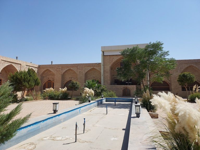 Do Dehak Caravanserai: A Safavid-Era Roadside and Defensive Complex in Iran