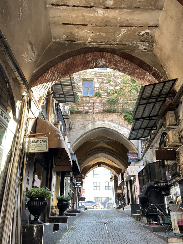 Vezir Hanı: An Ottoman Inn in Istanbul