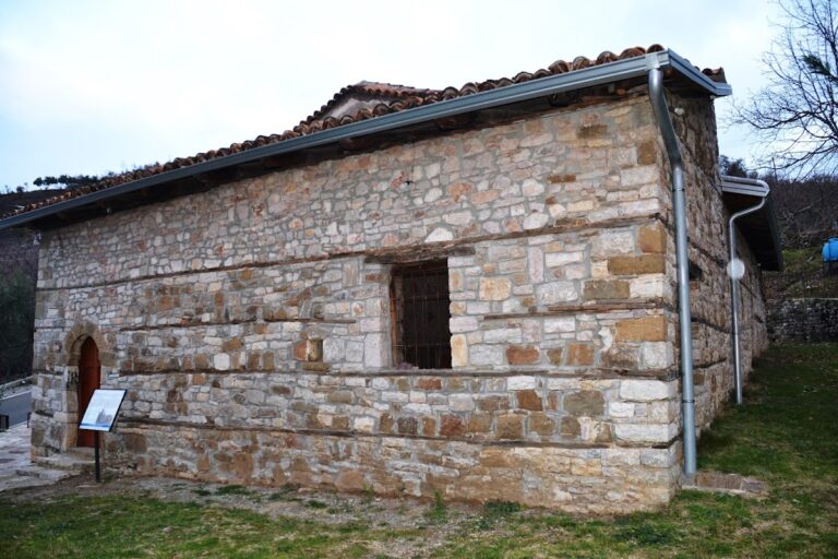 Chruch St. Nicholas in Albania: An Albanian Orthodox church in Shelcan, Elbasan County
