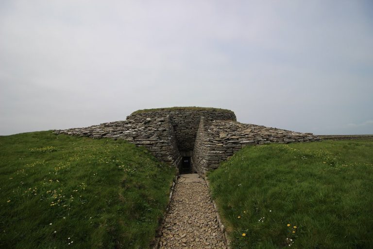 Quoyness Chambered Cairn: A Neolithic Burial Monument on Sanday