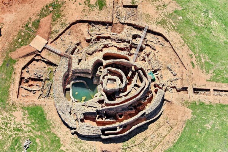 Motilla del Azuer: A Bronze Age Fortified Settlement in Spain