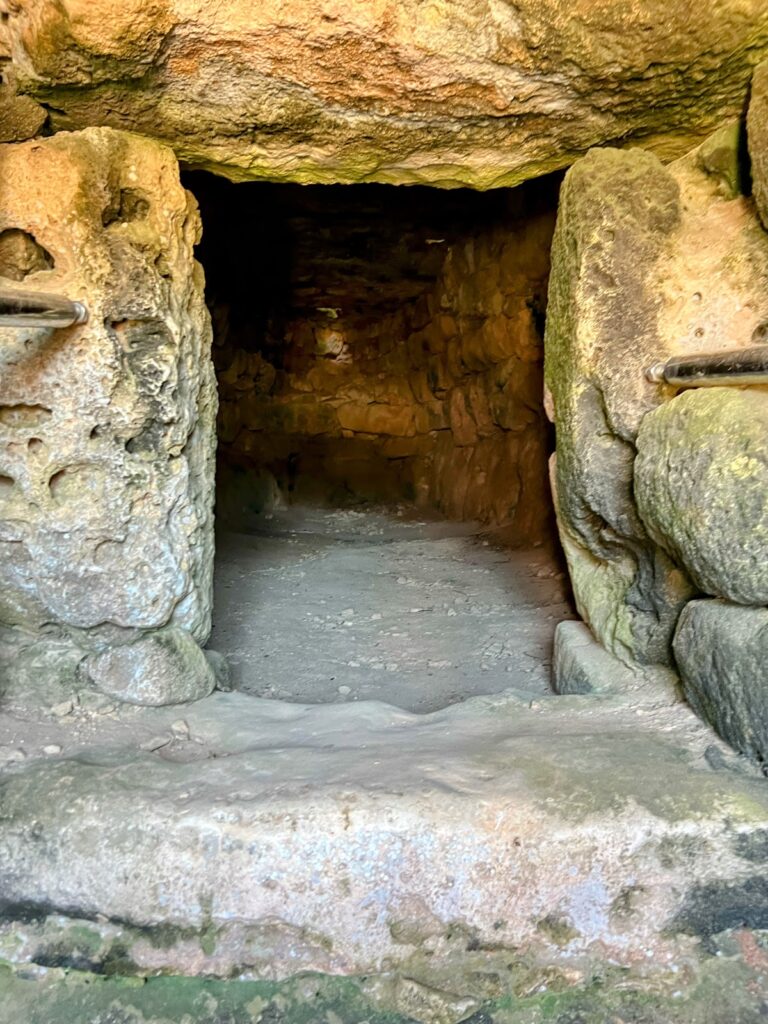 Naveta d'Es Tudons: A Pre-Talaiotic Collective Tomb on Menorca 4 Naveta d'Es Tudons