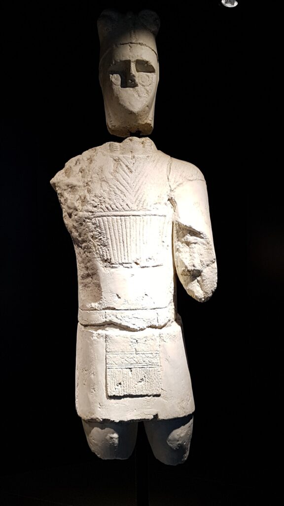 Giants of Mont'e Prama: A Nuragic Monumental Complex in Sardinia 2 Giants of Mont'e Prama