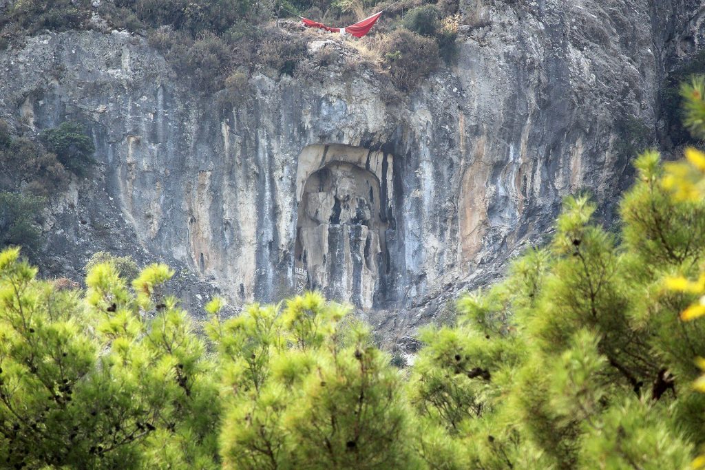 Manisa Relief: A Hittite Rock Monument in Türkiye 1 Manisa relief