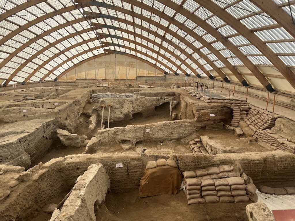 Çatalhöyük: A Neolithic Settlement in Türkiye 2 Çatalhöyük