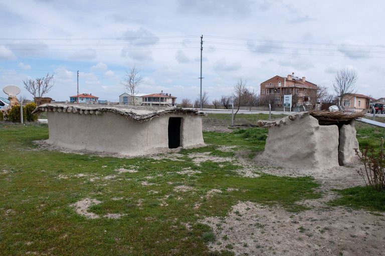 Boncuklu Höyük: An Early Epipalaeolithic and Neolithic Settlement in Türkiye
