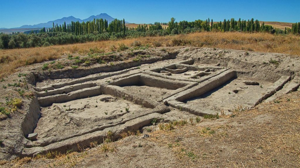 Aşıklı Höyük: An Aceramic Neolithic Settlement in Türkiye 1 Aşıklı Höyük