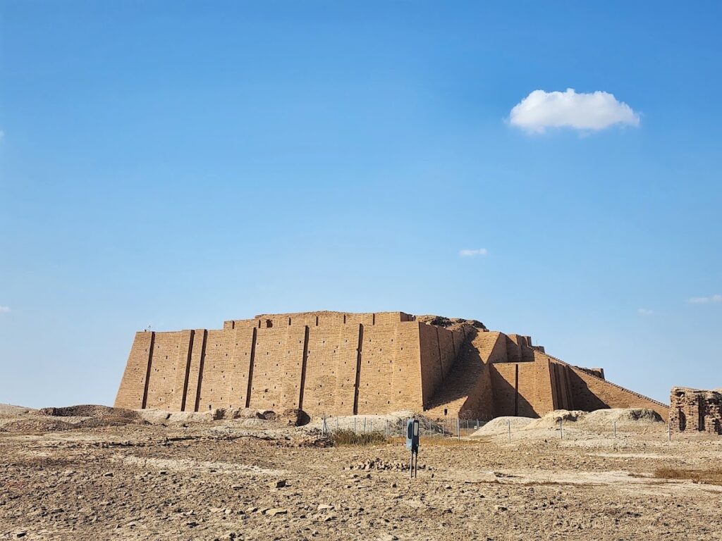 Ziggurat of Ur: A Neo-Sumerian Temple Monument in Iraq 1 Ziggurat of Ur
