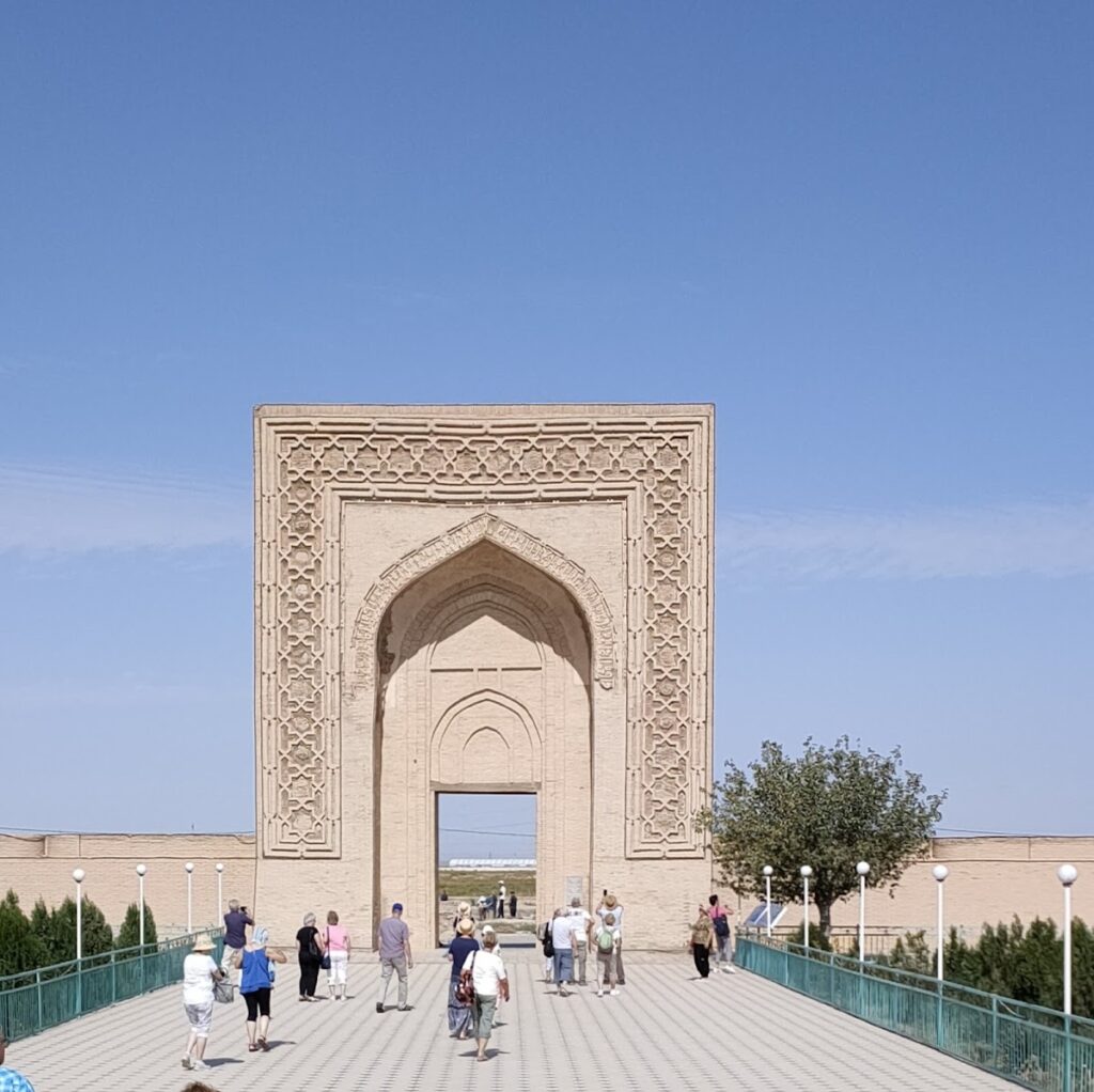 Rabati Malik Caravanserai: A Karakhanid Frontier and Trading Complex in Uzbekistan 1 Rabati Malik Caravanserai