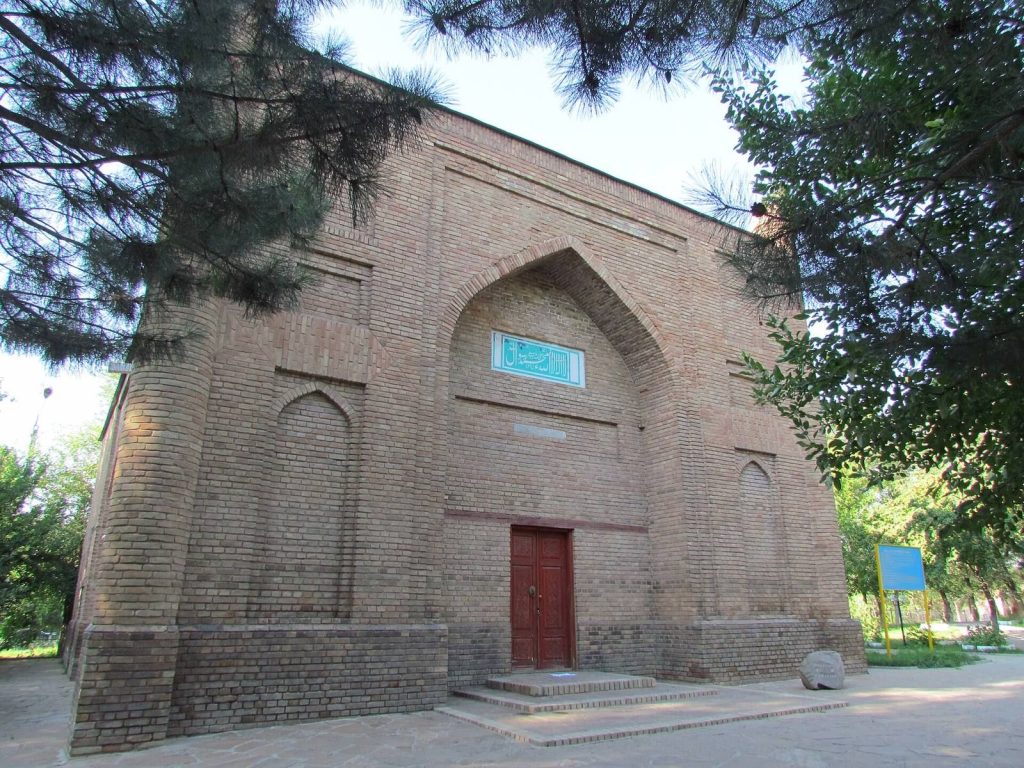 Karakhan Mausoleum: An Eleventh-Century Karakhanid Funerary Monument in Taraz 1 Karakhan Mausoleum