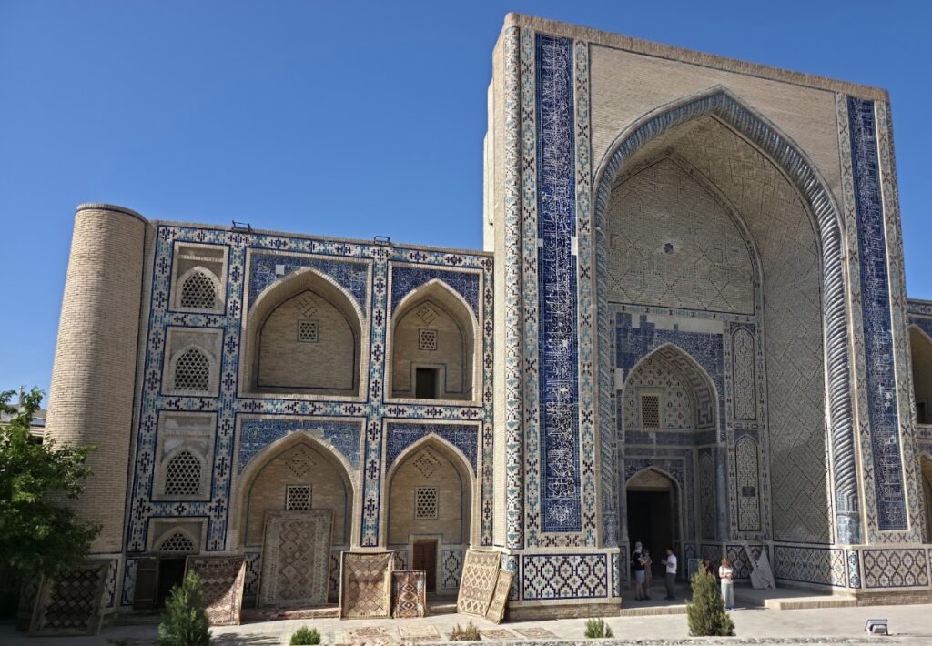 Ulugh beg Madrassah: A Timurid Center of Learning in Bukhara 1 Ulugh beg Madrassah