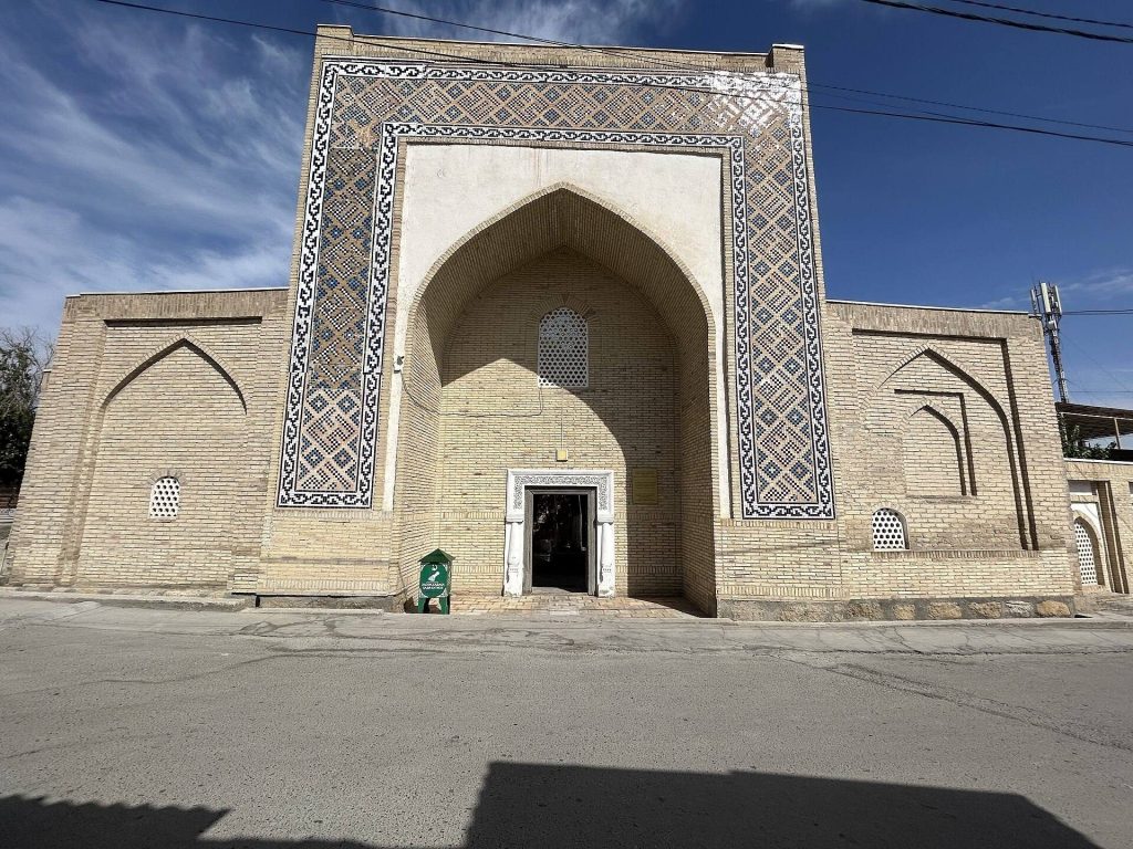 Turki Jandiy Maqbarasi: A Historic Mausoleum and Pilgrimage Shrine in Bukhara 1 Turki Jandiy maqbarasi