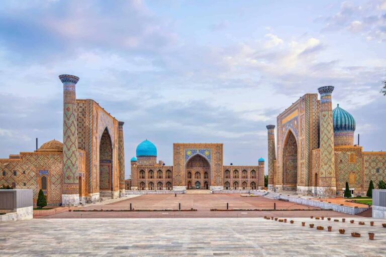 Tilakari Madrasa: A Seventeenth-Century Religious School and Friday Mosque in Samarkand