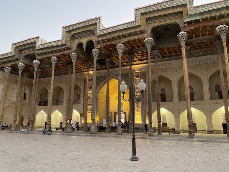 Bolo Haouz Mosque: Bukhara’s Historic Friday Mosque