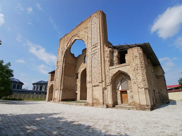 Ishrat-Khana Mausoleum: A Timurid Family Burial Complex in Samarkand