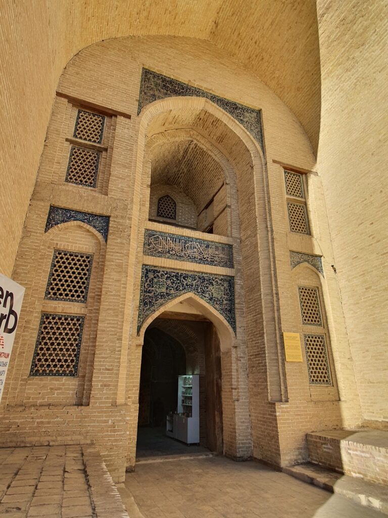 Kukeldash Madrasah: A Sixteenth-Century Islamic College in Bukhara 3 Kukeldash Madrasah