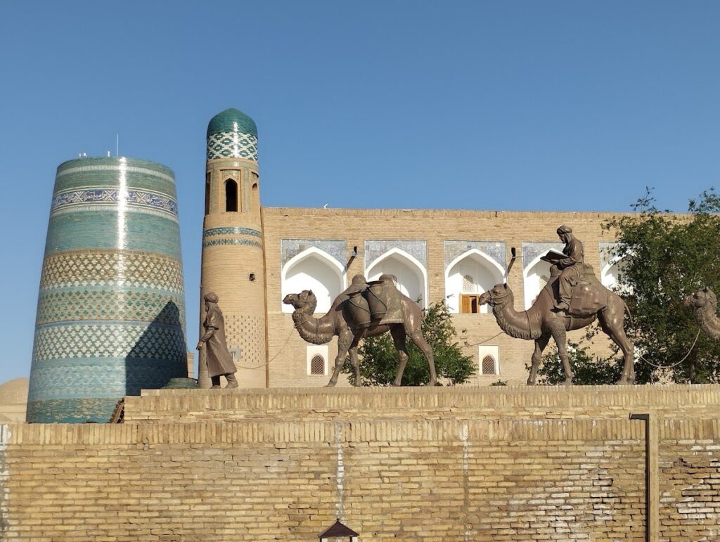 Kalta Minor: An Unfinished Memorial Minaret in Khiva 2 Kalta Minor
