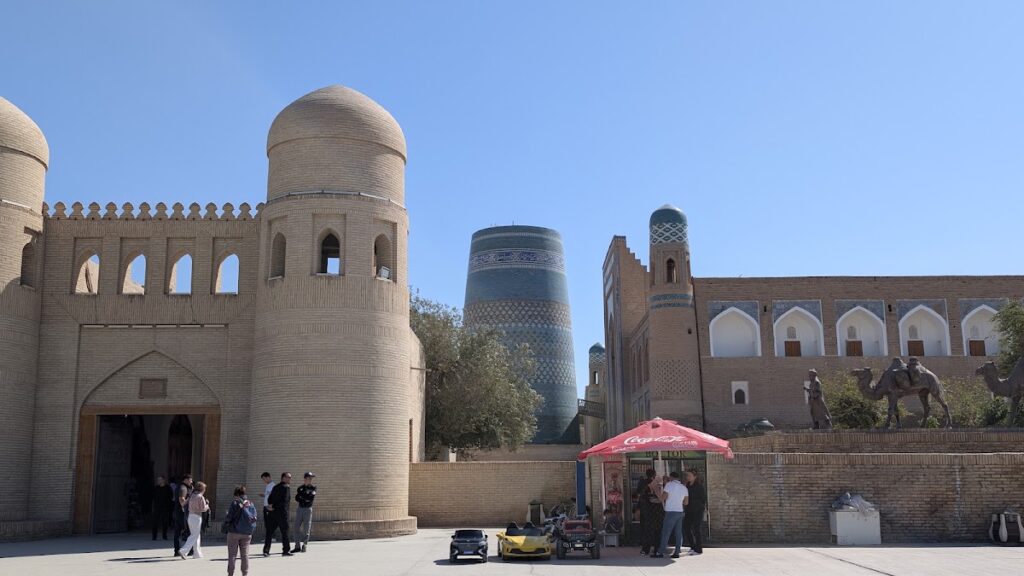 Kalta Minor: An Unfinished Memorial Minaret in Khiva 5 Kalta Minor