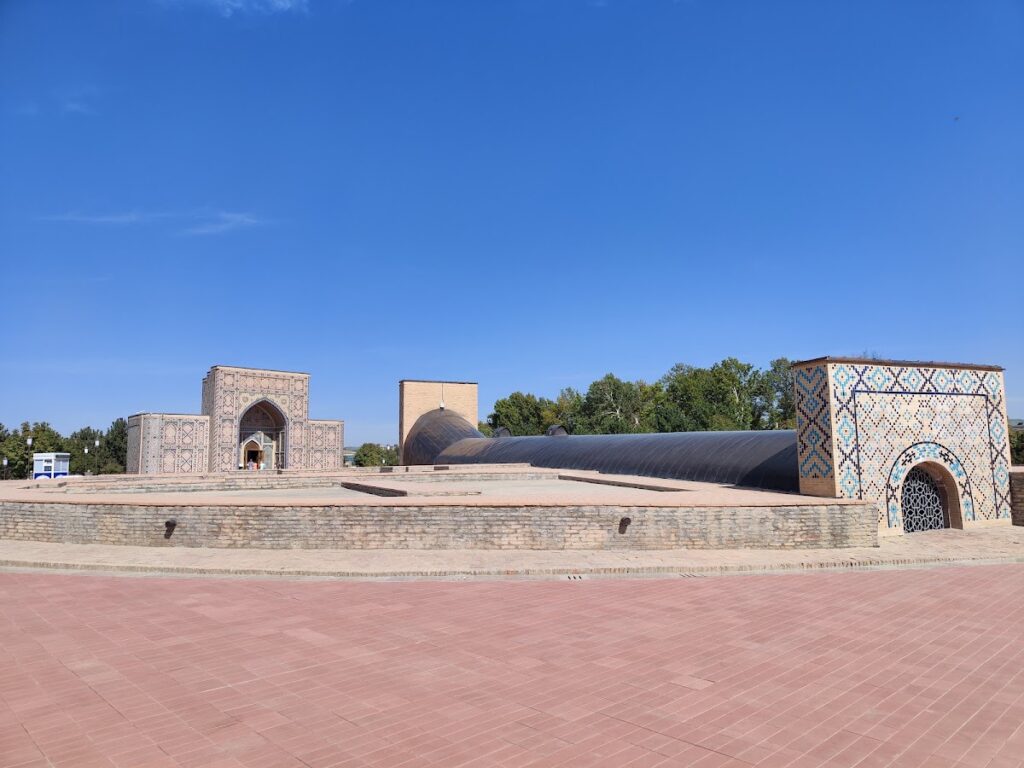 Ulugh Beg Observatory: A Timurid Astronomical Research Center in Uzbekistan 1 Ulugh Beg Observatory