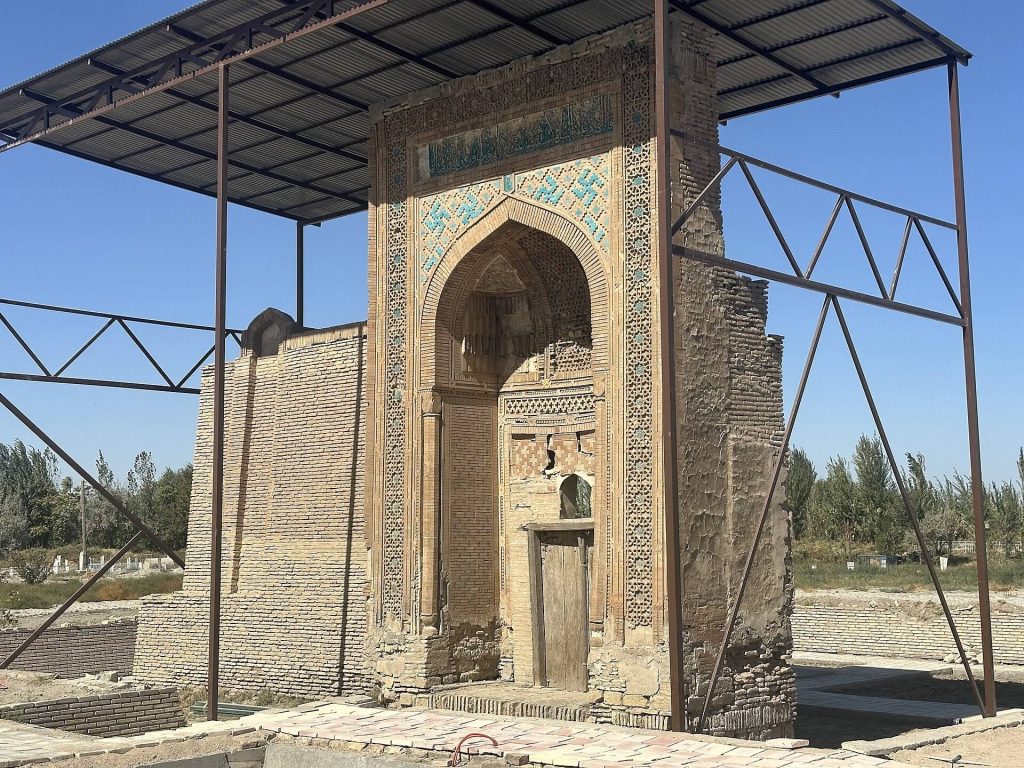 Chashma Ayub Khazira: A Medieval Islamic Pilgrimage Shrine in Uzbekistan 2 Chashma Ayub Khazira