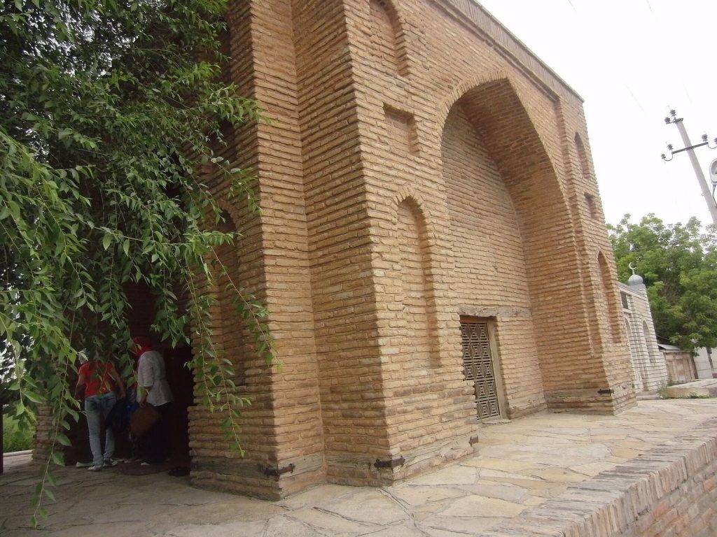 Mausoleum of Karashash-ana: A Nineteenth-Century Religious Monument in Kazakhstan 2 Mausoleum of Karashash-ana