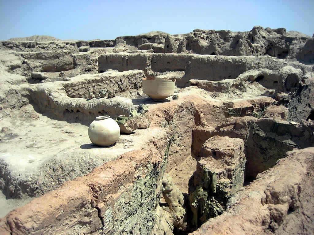 Gonur Depe: A Major Bronze Age Settlement in Turkmenistan 2 Gonur Depe